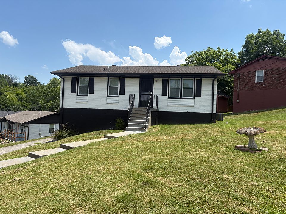 1st image of 2641 Combs Dr