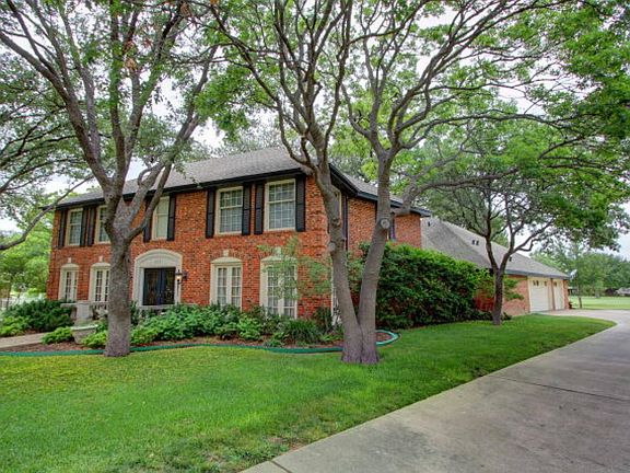 4th image of 2114 Club Lake Ct