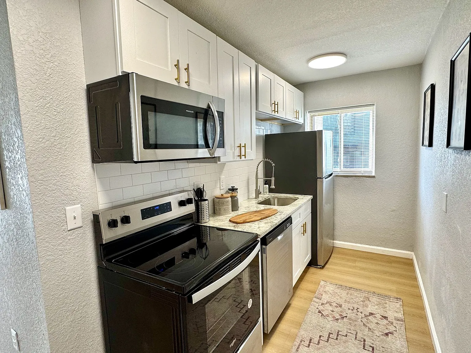 2507 - 2515 Hampton Ave. — Photo 4