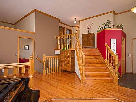 Grand, wide stairway