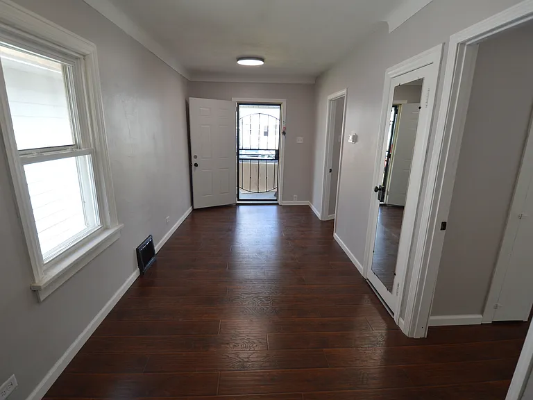 332 Sheldon St — Photo 12