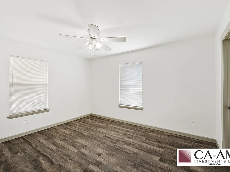 3900 N 6th St #8 — Photo 3