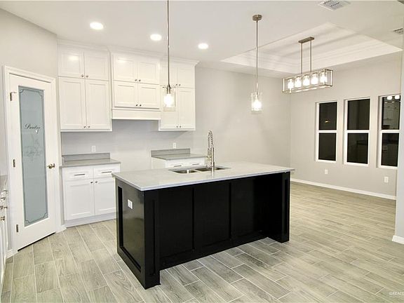 4th image of 707 Ruben St