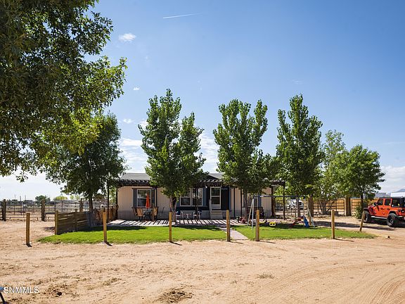 3rd image of 1033 Oasis Dr