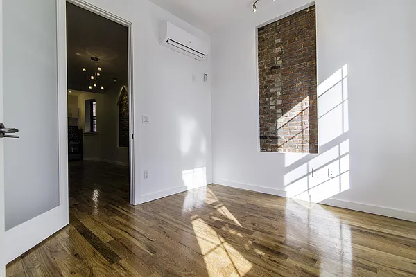 Rented by Nooklyn NYC LLC | media 10