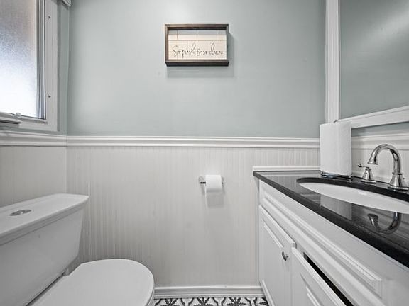 5th image of 1105 Mace Ave