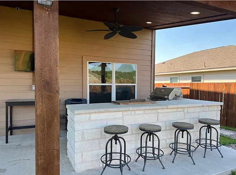 Spacious 4 Bed 2.5 Bath Single Family Home in Anna, TX — Photo 2