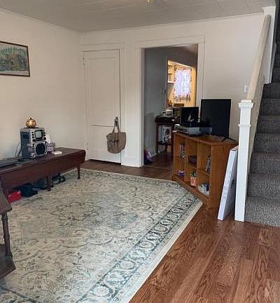 2nd image of 617 George St