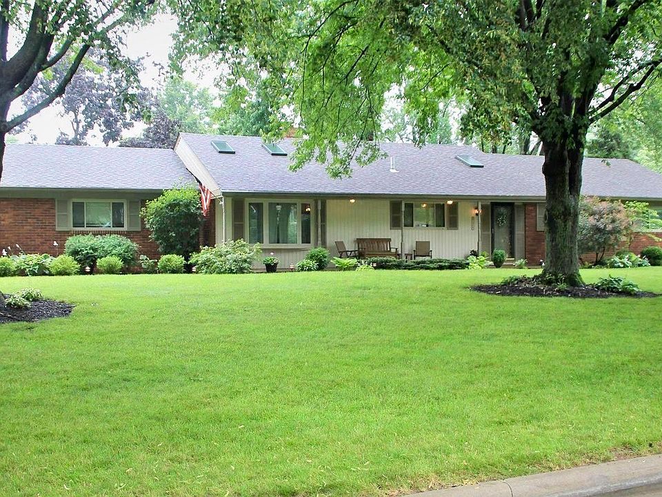 1st image of 3905 Lyon Dr
