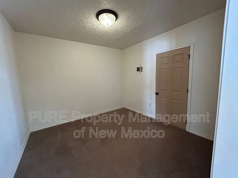 2104 Smith Ln — Photo 6
