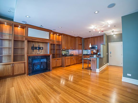 3rd image of 888 S Michigan Ave Unit 702