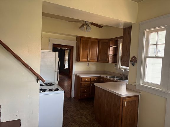 2nd image of 1269 SW Jewell Ave