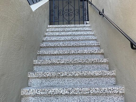 2nd image of 248 Anzavista Ave
