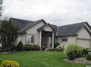 2703 White Eagle Cir, Woodbury, MN 55129