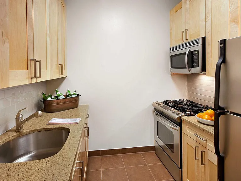 21 West St #10B — Photo 4