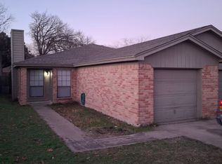 1122 Landsdale Ln, Fort Worth, TX 76179