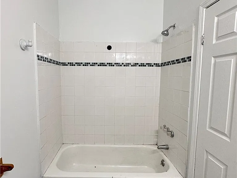 310 Hampshire St — Photo 10