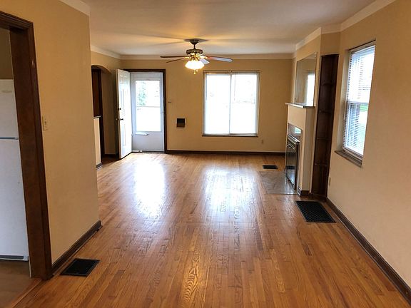 2nd image of 1748 Northwest Blvd