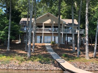 1364 Heathers Cove Cir, Hiawassee, GA 30546