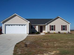 211 Cherry Blossom Dr, Richlands, NC 28574
