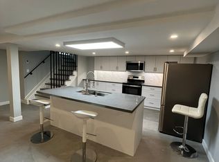 188 McCaffrey Rd #BASEMENT, Newmarket, ON L3X 1J9