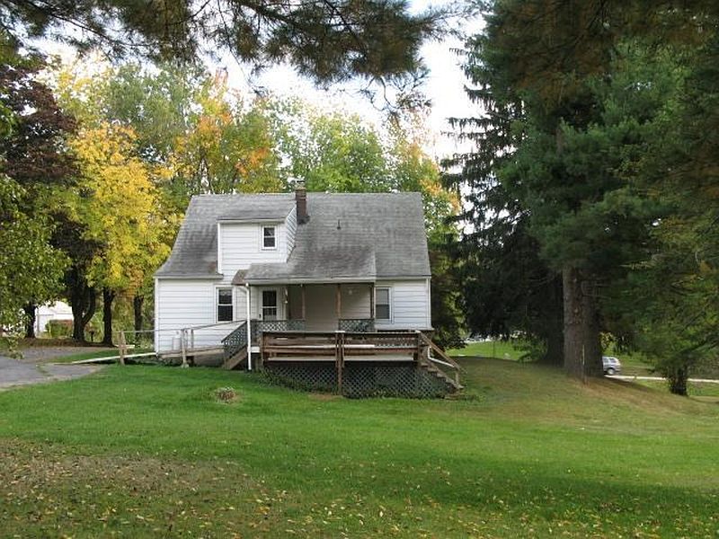 3rd image of 37 CHURCH HILL Road