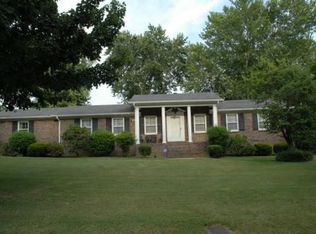 211 Avondale Ave, Tullahoma, TN 37388