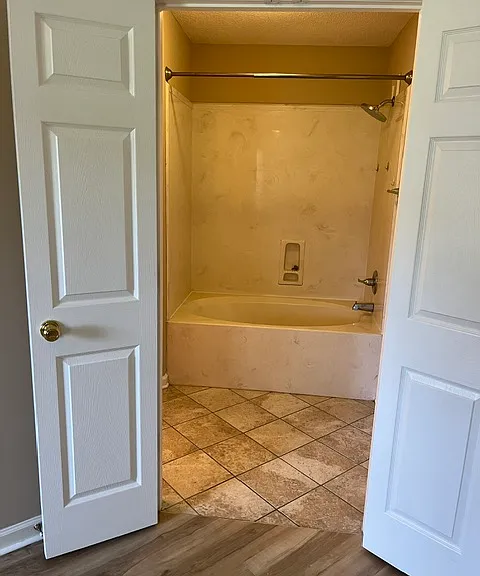 6555 Whitten Grove Dr — Photo 12
