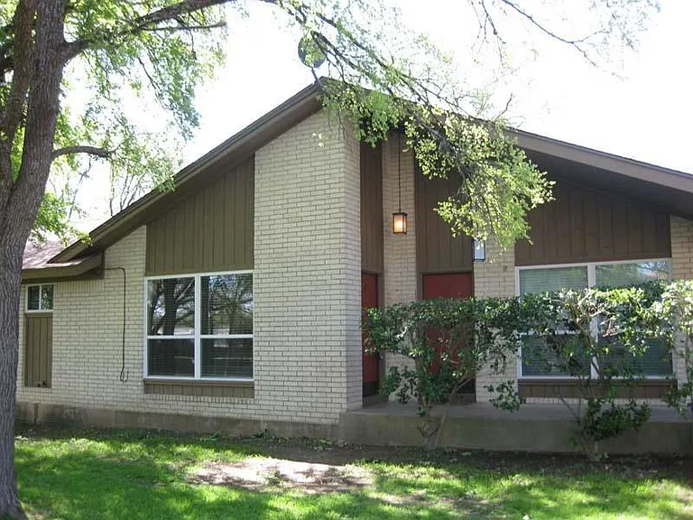 11905 Bell Ave #A — Photo 1