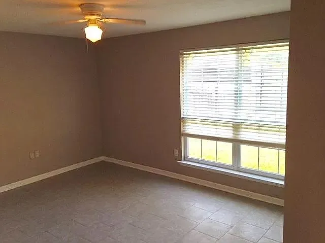 2 bed, 2.0 bath, 1000 sqft, $925 — Photo 3