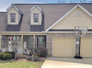 101 Woodview Dr, Irwin, PA 15642
