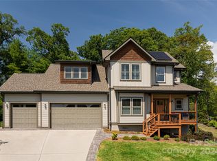 13 Shaker Ct, Asheville, NC 28805