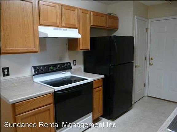 4th image of 2276 Harlan Ave