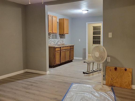 3rd image of 213 N San Gabriel Ave