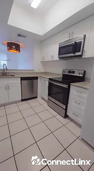 751 SW 148th Ave — Photo 5