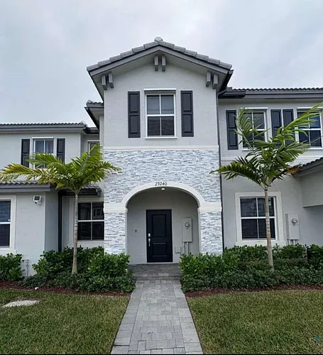 2-29240 SW 163rd Ct #2-29240 Photo 1