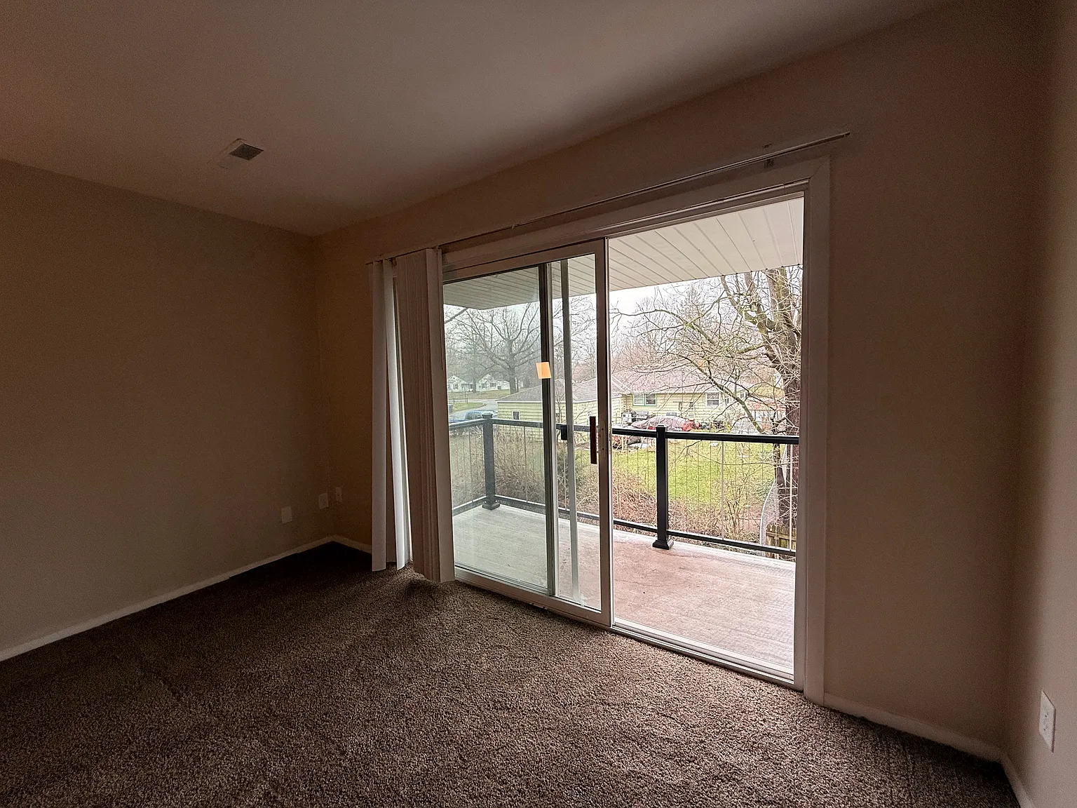 2 bed, $1,100 — Photo 4