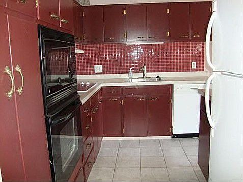 1st image of 1223 N Race St APT 301