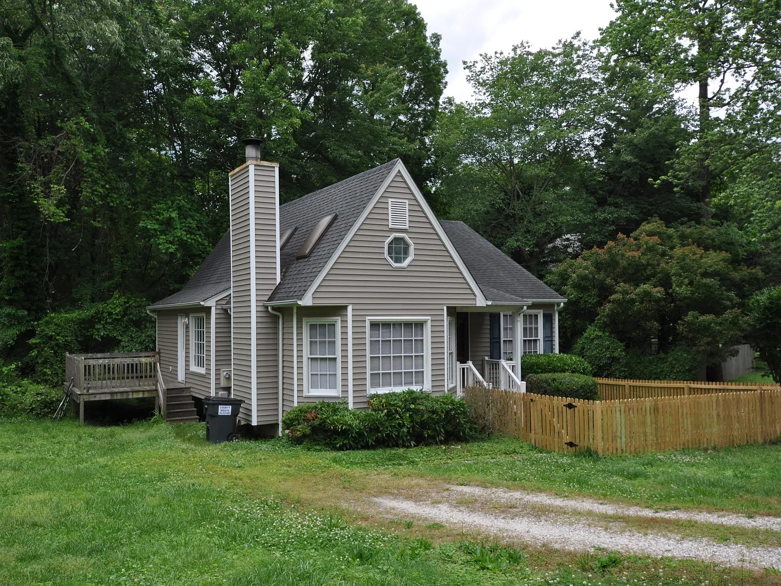 3 bed, 1109 sqft, $2,395 — Photo 1