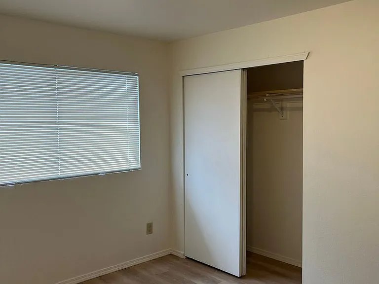1033 Pacific Ave — Photo 9