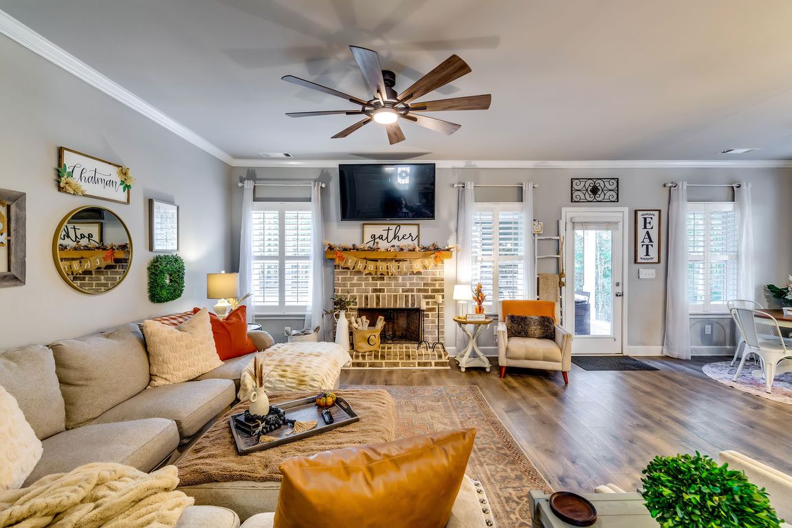 next background image