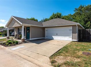 4394 W Cottage Dr, Fayetteville, AR 72704