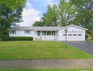 14 Donna Marie Cir, Rochester, NY 14606