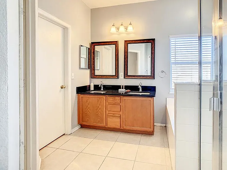101 Bloomingdale Dr — Photo 23