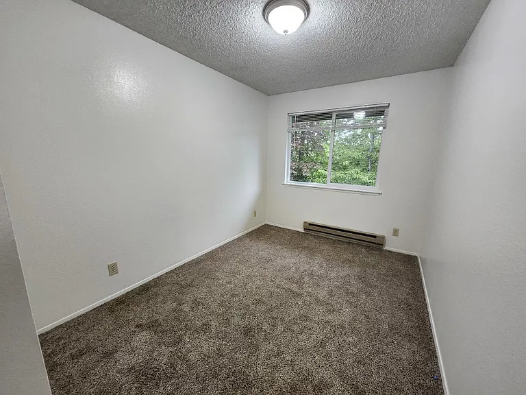 49 NE Torval Canyon Rd #45 — Photo 3