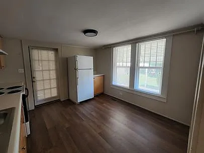 203 S Cravens St #4 — Photo 19