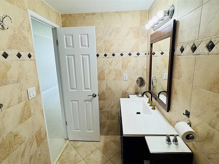 19390 Collins Ave #624 — Photo 19
