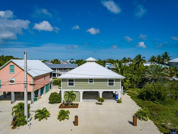 2nd image of 27379 Jamaica Ln