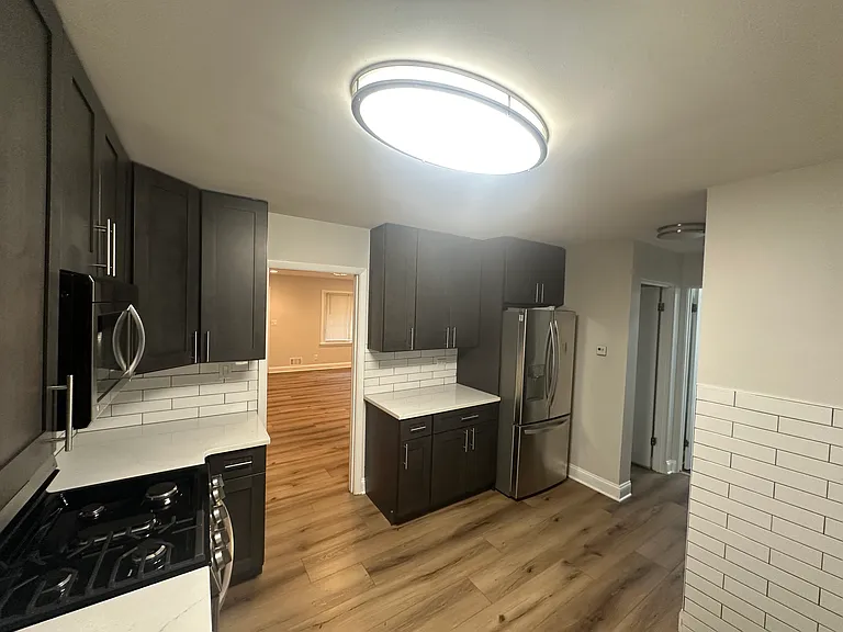 1016 Deerfield Rd #1A — Photo 3