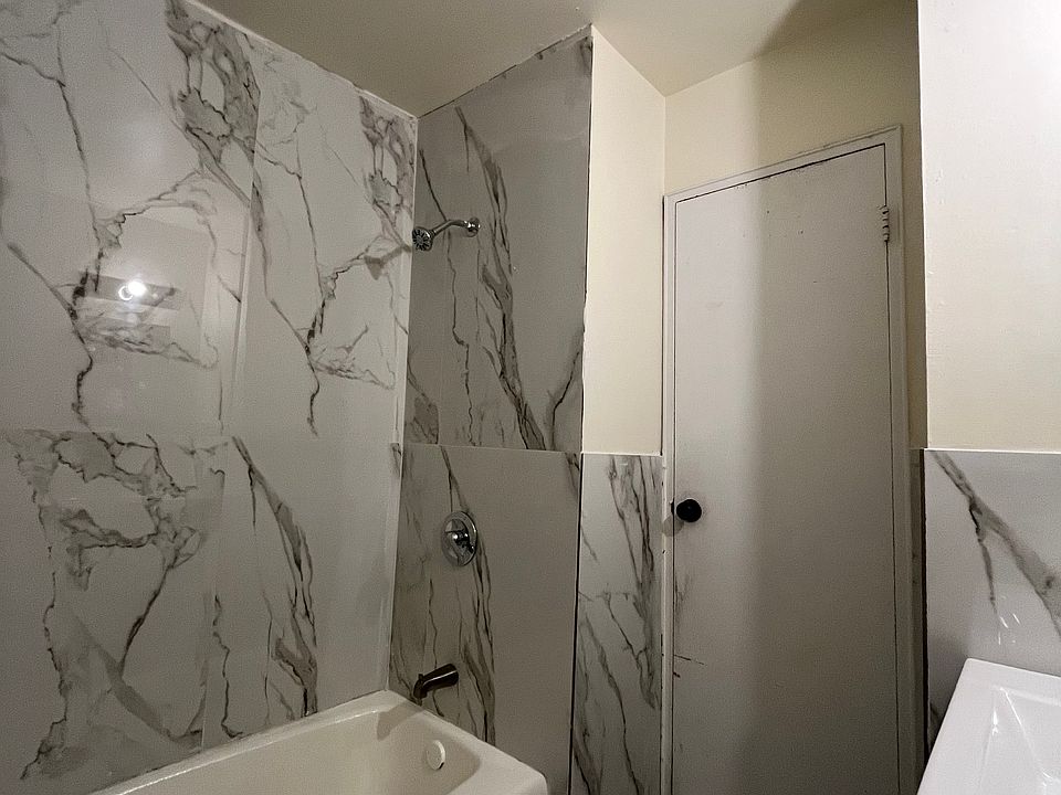 Renovated Full Bathroom